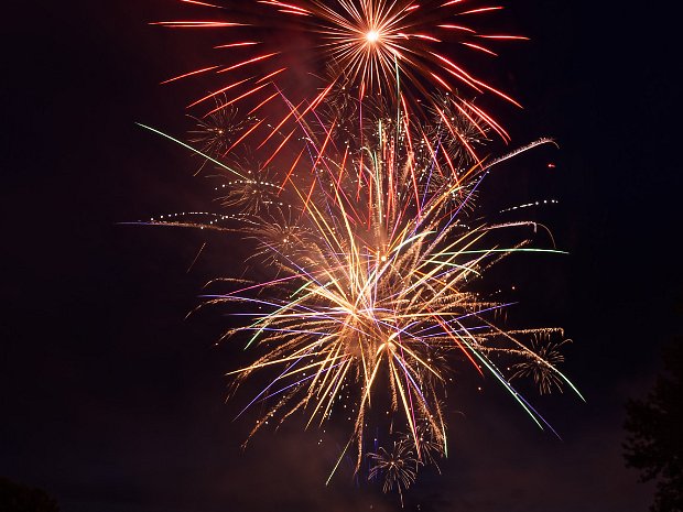 Lakeland Fireworks of 2018 The annual Lakeland Homeowners Association fireworks show