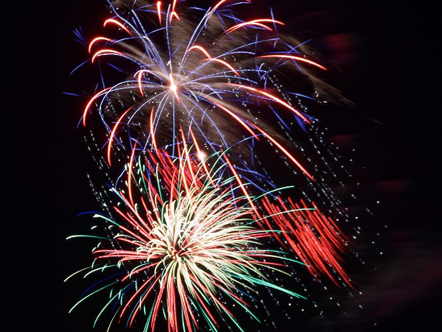 Salina Fireworks of 2018 The annual fireworks show of Salina OK as seen from the opposite shore of Lake Hudson. 2018 version.